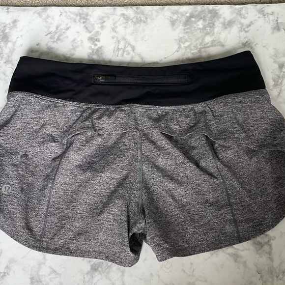 Lululemon Speed Up Low-rise shorts Size 4. - Picture 2 of 7